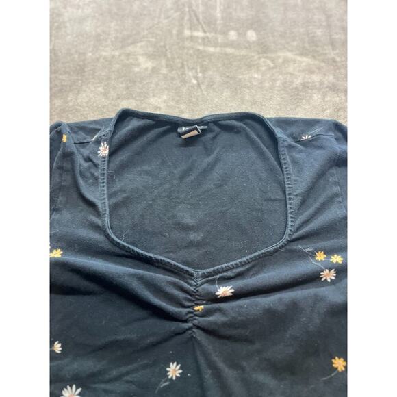 Torrid Women's V Neck Short Sleeve Floral T Shirt 1X Black Modal‎ Casual - Picture 3 of 5